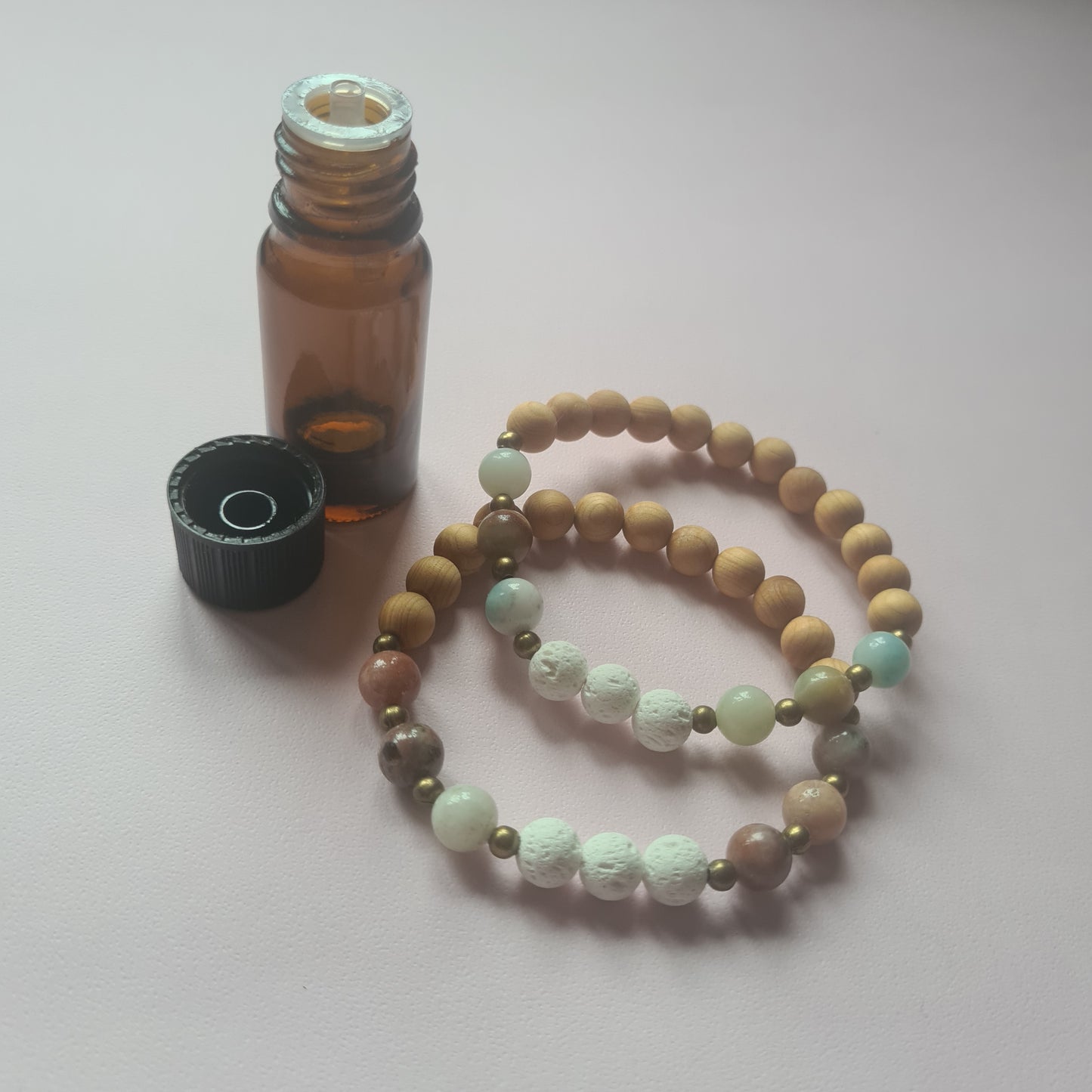 Thuja Wood & Crystal Diffuser Bracelet