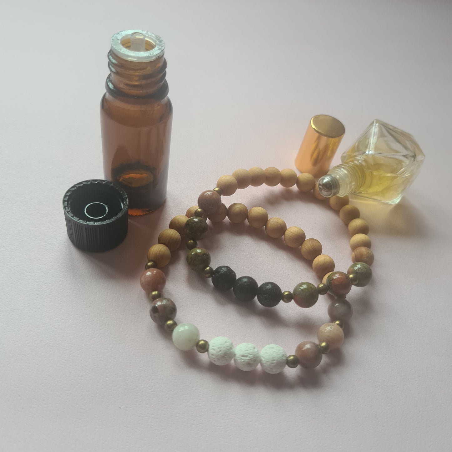 Thuja Wood & Crystal Diffuser Bracelet
